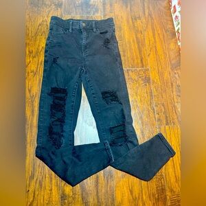 AMERICAN EAGLE CURVY BLACK RIPPED SKINNY JEANS